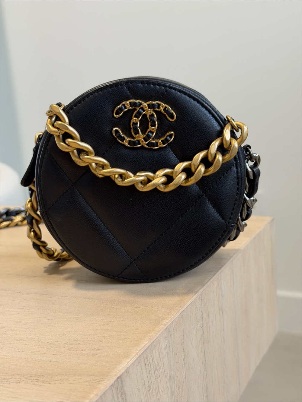 CHANEL 19 Round Clutch with Chain Quilted Leather